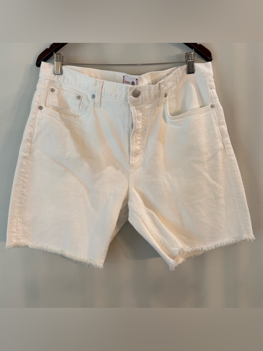 Sundry White High-Rise Frayed Hem Denim Shorts Women’s Size 31 EUC